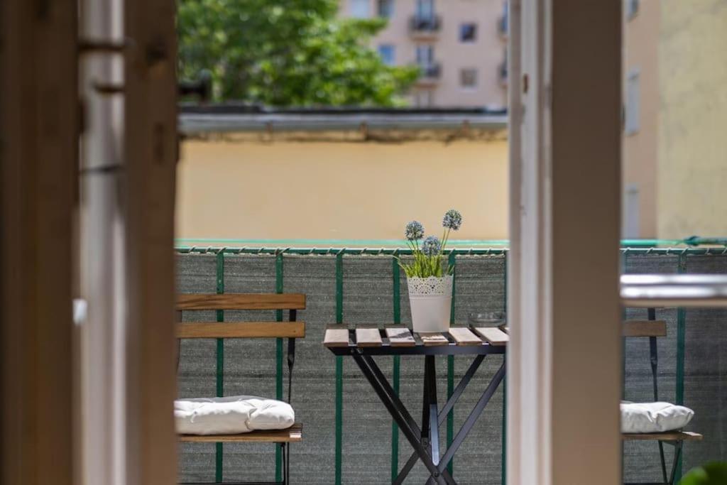 Historic Charm Apartment In Bratislava Exterior photo